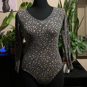 Hollister Floral bodysuit. Size Medium